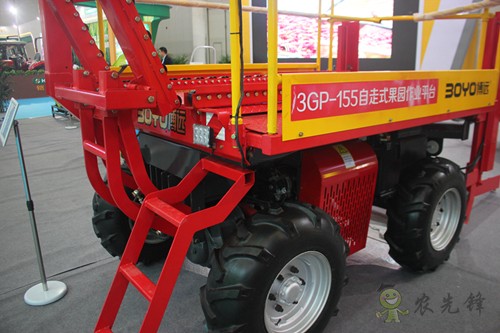 果園機(jī)械也過平安夜?