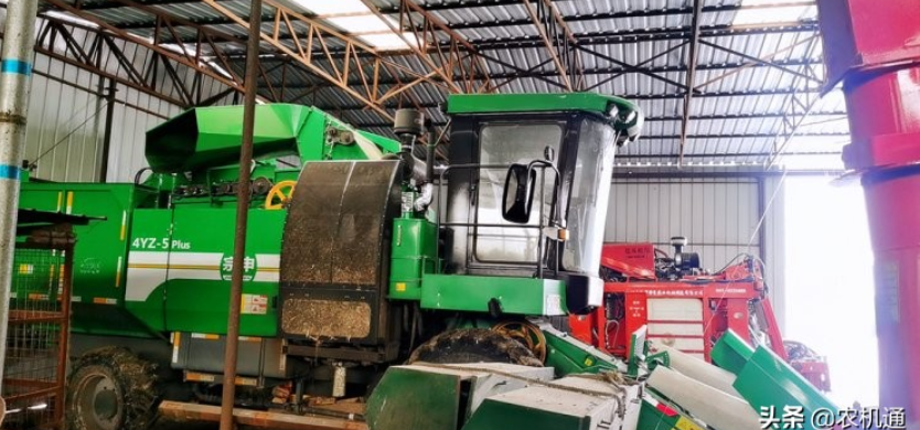 邢思濤：宗申豐裕玉米收獲機作業效率高，收倒伏玉米能力更強