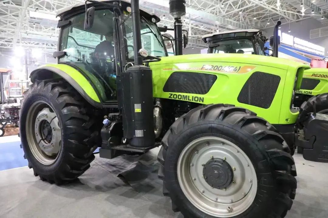 中聯(lián)重科新款P系列動力換擋拖拉機 中聯(lián)重科新款P系列動力換擋拖拉機