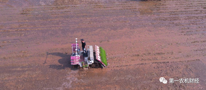 智能化農機助力“天府糧倉”建設 智能化農機助力“天府糧倉”建設